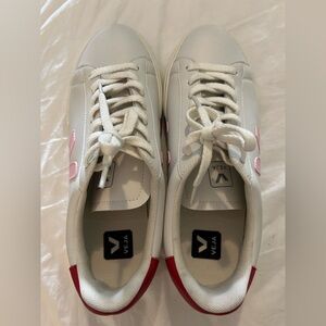 Veja Campo Chromefree Womens 11/ Men’s 9 Sneaker White, Guimauve, & Marsala